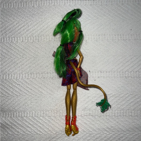 Jinafire Long Scaris Monster High Doll - Picture 2 of 8